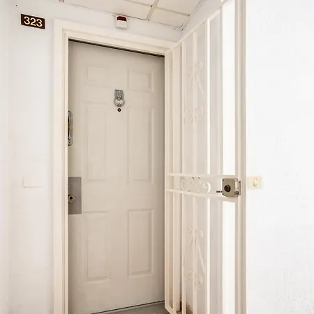 Castle Harbour Phoebe's Flat Cristianos By Lovetenerife * 로스크리스티아노스