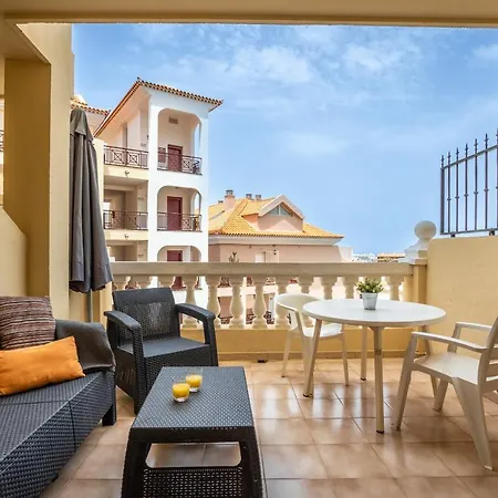 Castle Harbour Phoebe's Flat Cristianos By Lovetenerife דירה *