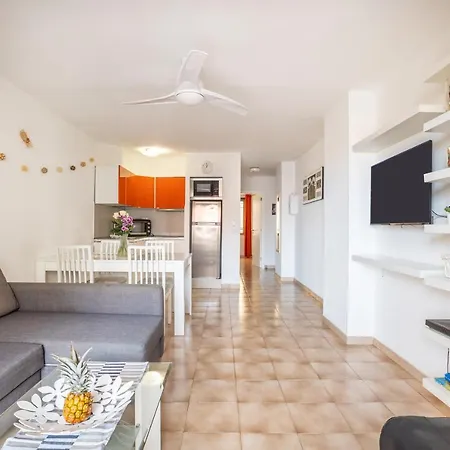 Castle Harbour Phoebe's Flat Cristianos By Lovetenerife 洛斯克里斯蒂亚诺斯