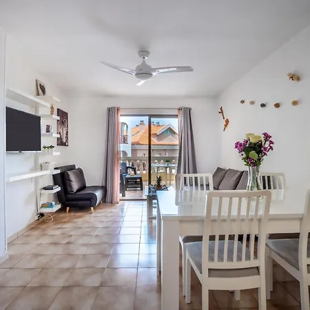 公寓 Castle Harbour Phoebe's Flat Cristianos By Lovetenerife