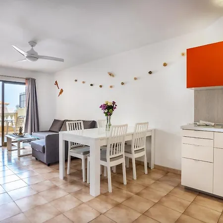 公寓 Castle Harbour Phoebe's Flat Cristianos By Lovetenerife *