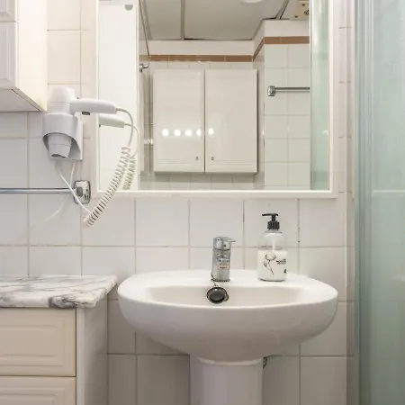 Apartment Castle Harbour Phoebe's Flat Cristianos By Lovetenerife *