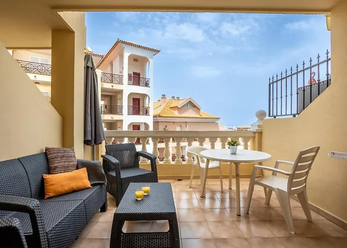 Castle Harbour Phoebe's Flat Cristianos By Lovetenerife Daire *