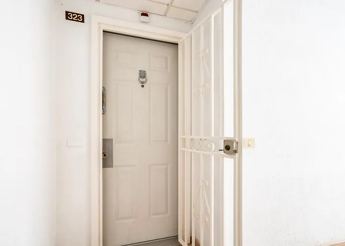 Castle Harbour Phoebe's Flat Cristianos By Lovetenerife * Los Cristianos (Tenerife)