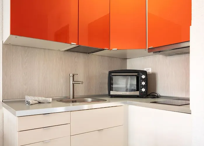 Castle Harbour Phoebe's Flat Cristianos By Lovetenerife Apartament