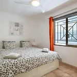 Castle Harbour Phoebe's Flat Cristianos By Lovetenerife *